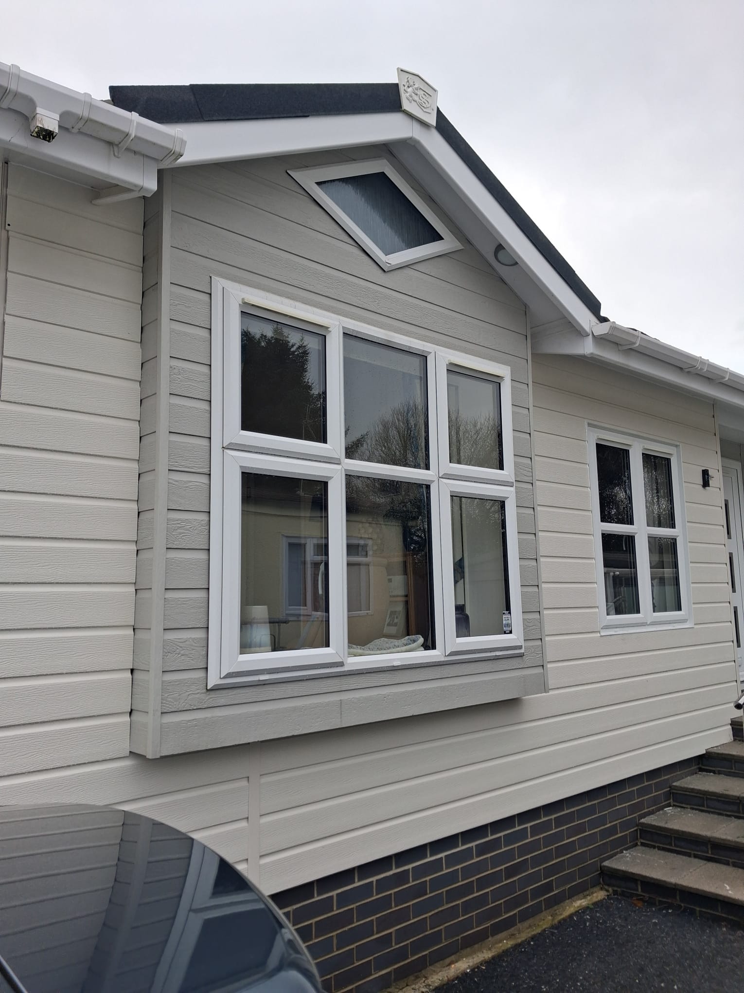  Expert fitting to ensure a flawless and long-lasting finish. 